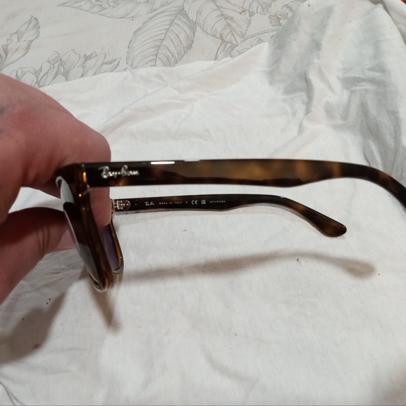 Ray-Ban sunglasses - Picture 3 of 6